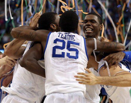 NEW ORLEANS, LA - APRIL 02: The Kentucky Wildcats celebrate after defeating the Kansas Jayhawks 67-59 in the National Championship Game of the 2012 NCAA Division I Men's Basketball Tournament at the Mercedes-Benz Superdome on April 2, 2012 in New Orleans, Louisiana. (Photo by Jeff Gross/Getty Images)