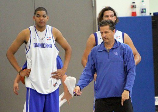 John Calipari instructs the DR squad as elite 2015 recruit Karl Towns Jr. (left) looks on. Photo by Jeff Drummond | CatsPause.com